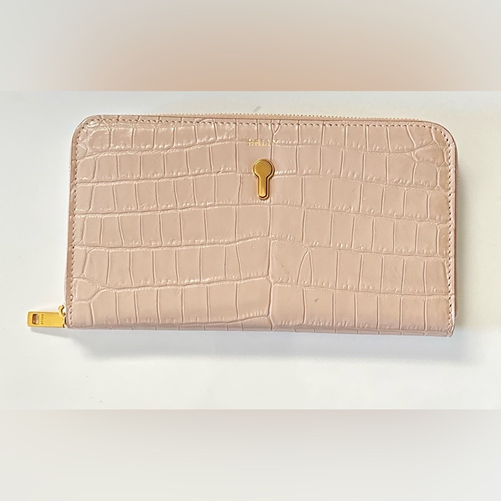 Bally Crovenor Croc-Embossed Leather Long Wallet in Pink